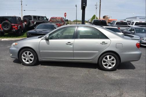 Lunar Mist Metallic 2005 Toyota Camry LE V6