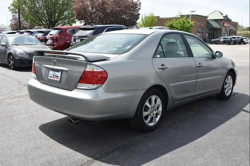 Lunar Mist Metallic 2005 Toyota Camry LE V6