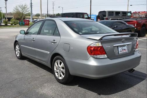 Lunar Mist Metallic 2005 Toyota Camry LE V6