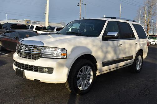 2014 Lincoln Navigator Base