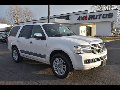 2014 Lincoln Navigator Base