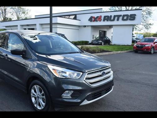 Magnetic Metallic 2019 Ford Escape SE