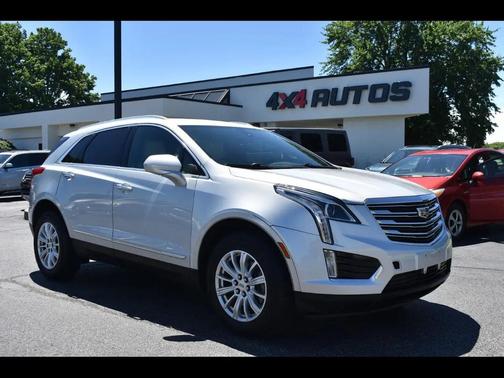 Radiant Silver Metallic 2017 Cadillac XT5 Base