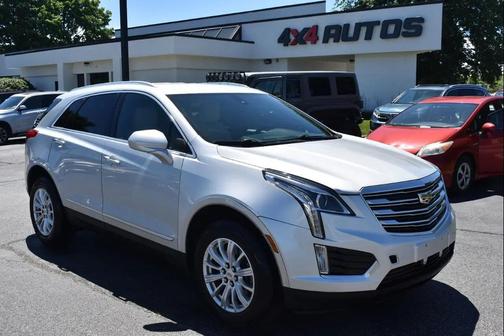 Radiant Silver Metallic 2017 Cadillac XT5 Base