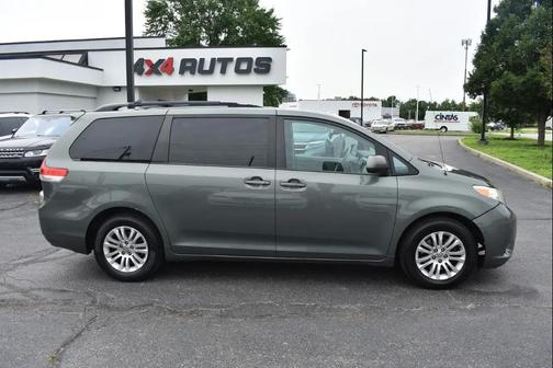 Cypress Pearl 2013 Toyota Sienna XLE