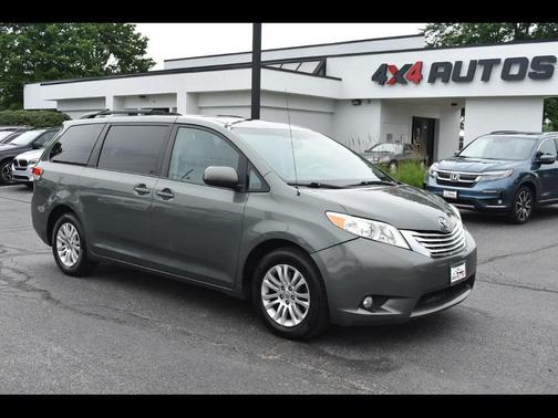 Cypress Pearl 2013 Toyota Sienna XLE