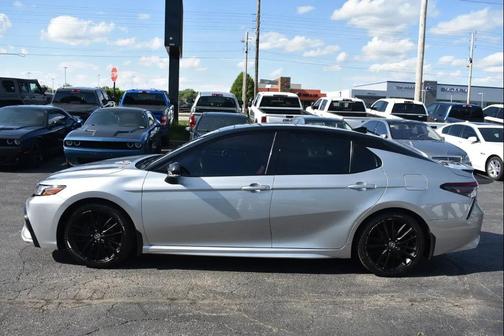 Celestial Silver Metallic/Midnight Black Metallic 2023 Toyota Camry XSE