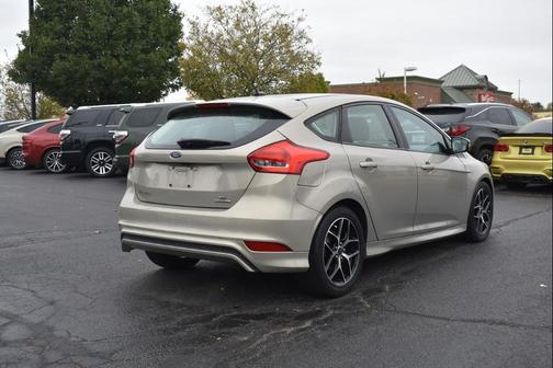 Ruby Red Metallic Tinted Clearcoat 2016 Ford Focus SE