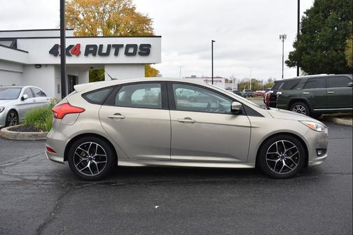Ruby Red Metallic Tinted Clearcoat 2016 Ford Focus SE