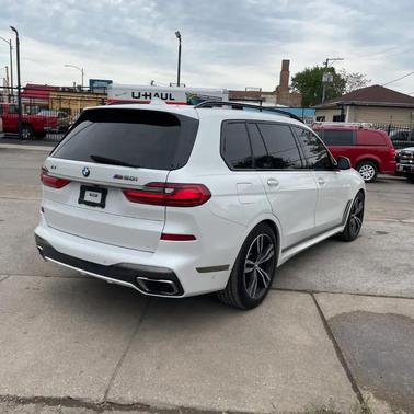 Mineral White Metallic 2022 BMW X7 M50i