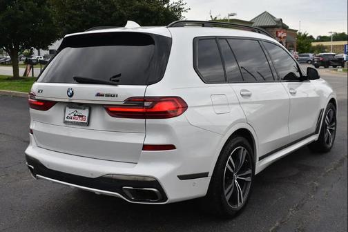 Mineral White Metallic 2022 BMW X7 M50i