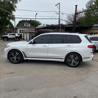 Mineral White Metallic 2022 BMW X7 M50i