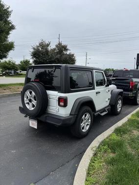 Bright White Clearcoat 2022 Jeep Wrangler Unlimited Sport