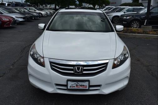 WHITE 2011 Honda Accord SE