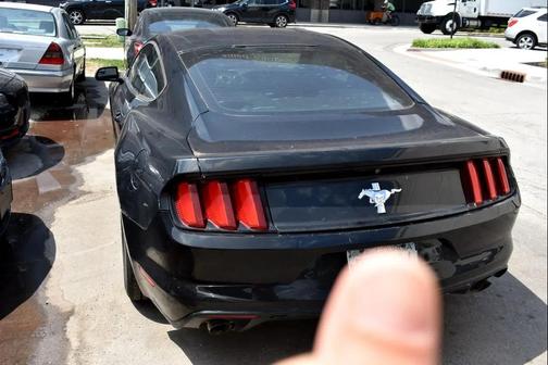 2017 Ford Mustang V6