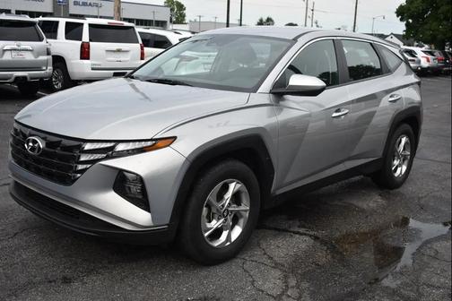 Shimmering Silver 2024 Hyundai TUCSON SE