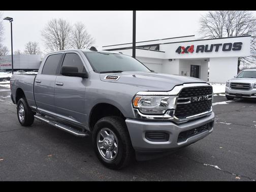 2022 RAM 2500 Big Horn Crew Cab 4x4 6'4' Box