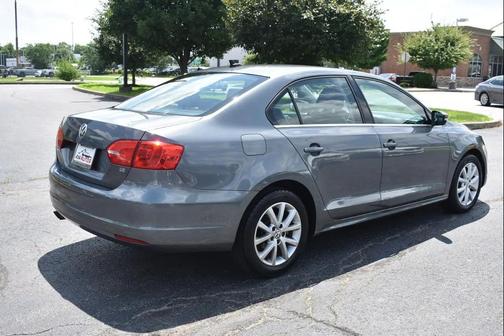 Platinum Gray Metallic 2014 Volkswagen Jetta Auto SE w/Connectivity