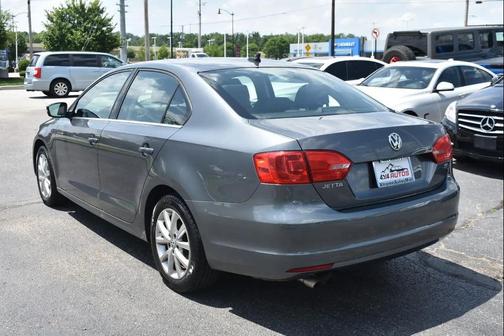 Platinum Gray Metallic 2014 Volkswagen Jetta Auto SE w/Connectivity