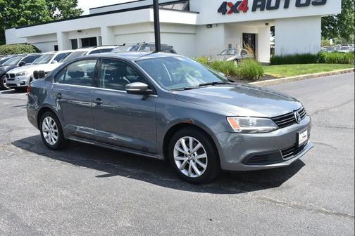 Platinum Gray Metallic 2014 Volkswagen Jetta Auto SE w/Connectivity