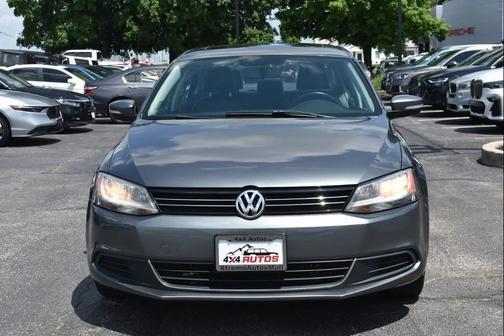 Platinum Gray Metallic 2014 Volkswagen Jetta Auto SE w/Connectivity