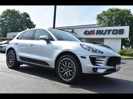 Rhodium Silver Metallic 2018 Porsche Macan Macan GTS