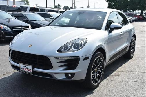 Rhodium Silver Metallic 2018 Porsche Macan Macan GTS