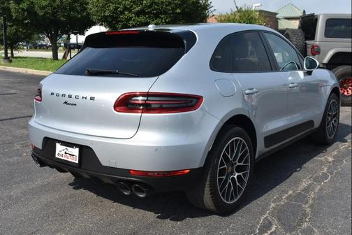 Rhodium Silver Metallic 2018 Porsche Macan Macan GTS