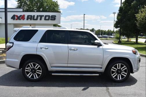 Classic Silver Metallic 2017 Toyota 4Runner SR5