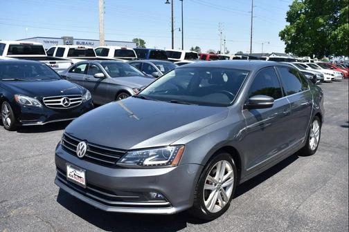 Platinum Gray Metallic 2017 Volkswagen Jetta 1.8T SEL