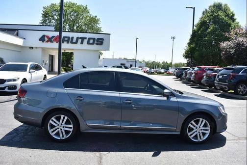 Platinum Gray Metallic 2017 Volkswagen Jetta 1.8T SEL