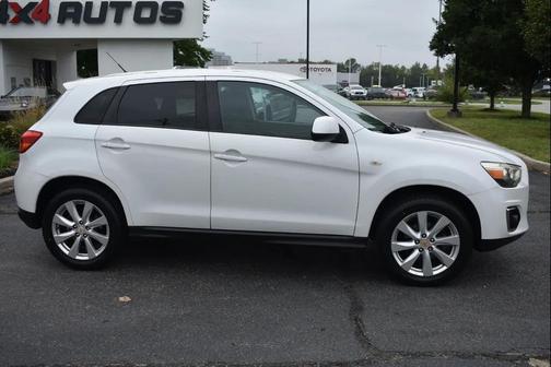 White Pearl 2014 Mitsubishi Outlander Sport ES