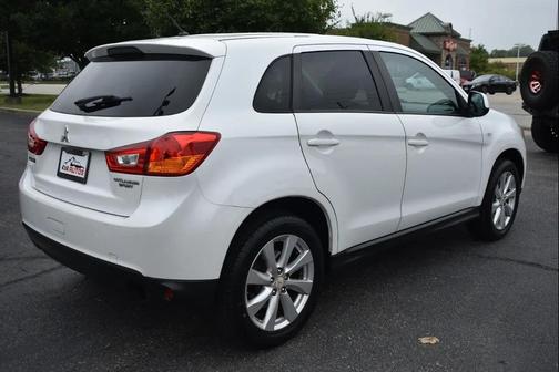 White Pearl 2014 Mitsubishi Outlander Sport ES