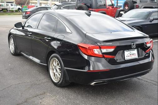 Crystal Black Pearl 2018 Honda Accord Touring