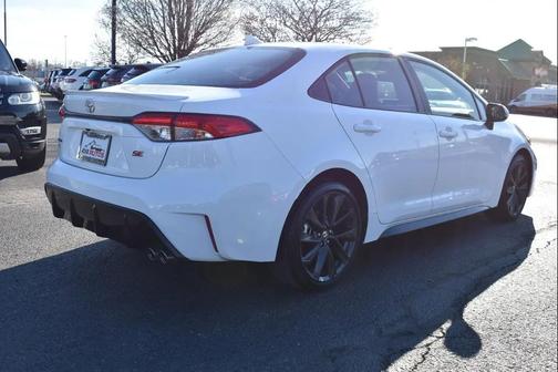 WHITE 2025 Toyota Corolla SE
