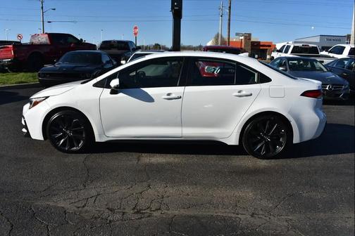 WHITE 2025 Toyota Corolla SE