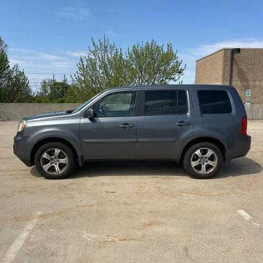 Polished Metal Metallic 2013 Honda Pilot EX