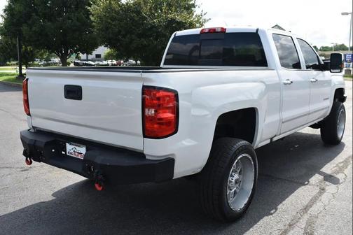 WHITE 2019 Chevrolet Silverado 2500 LTZ