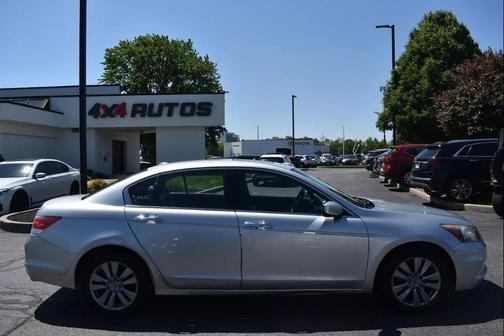 Alabaster Silver Metallic 2012 Honda Accord SE