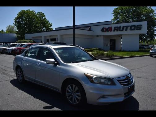 Alabaster Silver Metallic 2012 Honda Accord SE
