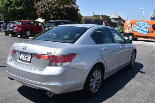 Alabaster Silver Metallic 2012 Honda Accord SE
