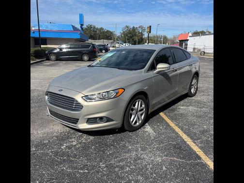 Gold 2016 Ford Fusion SE