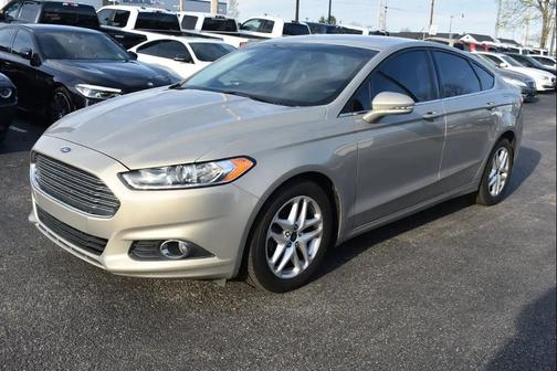 Gold 2016 Ford Fusion SE