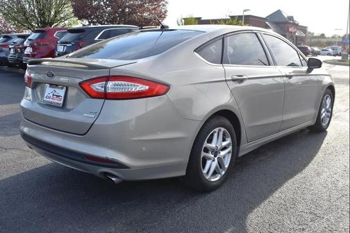 Gold 2016 Ford Fusion SE