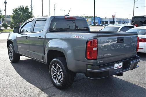 Satin Steel Metallic 2022 Chevrolet Colorado LT