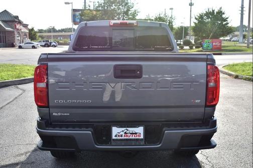 Satin Steel Metallic 2022 Chevrolet Colorado LT