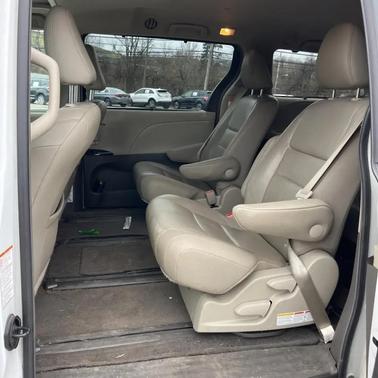 2017 Toyota Sienna XLE