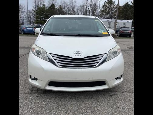2017 Toyota Sienna XLE