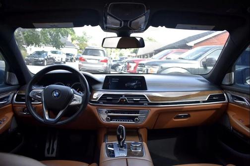 2016 BMW 750 i xDrive