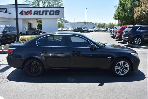 Black 2010 BMW 528 xDrive
